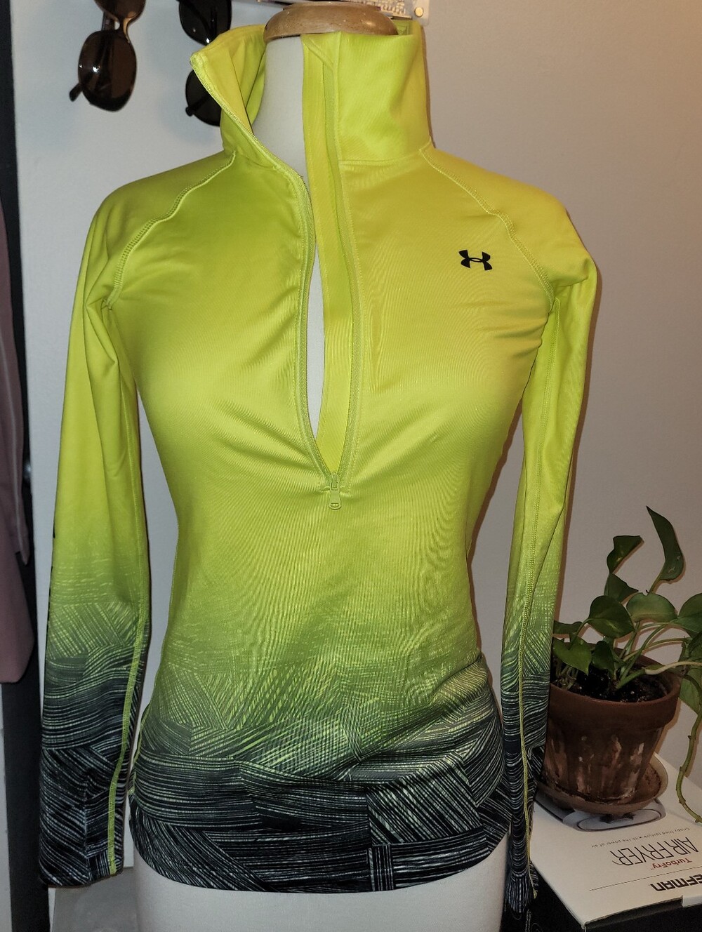 UA Neon Half Zip Coldgear Xs
